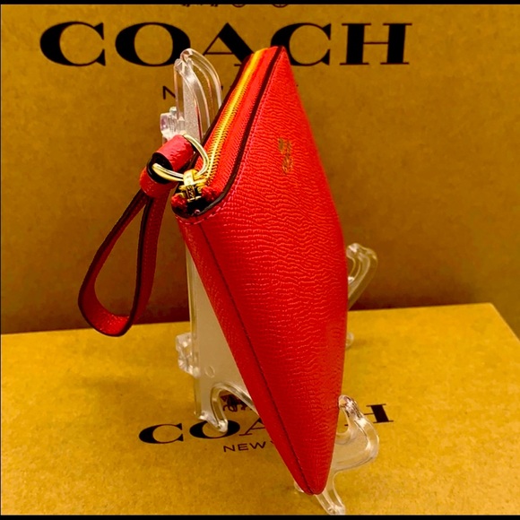 COACH CORNER ZIP WRISTLET Bight red - Picture 4 of 9